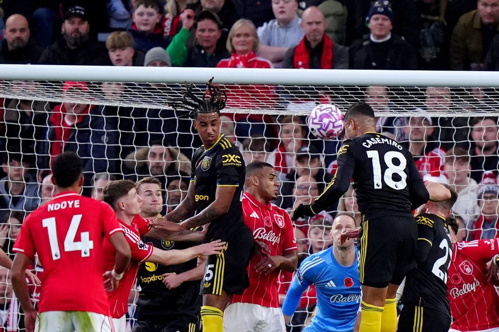Amarah Dyche Meledak Usai Laga Nott Forest vs Man Utd: Wasit Beri MU Hadiah! Amarah Dyche Meledak Usai Laga Nott Forest vs Man Utd: Wasit Beri MU Hadiah!