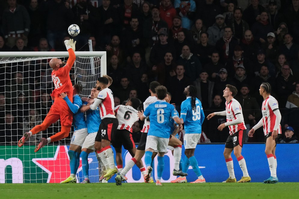 Napoli Ingin Memulihkan Wibawa, Frankfurt Bertekad Memperbaiki Performa