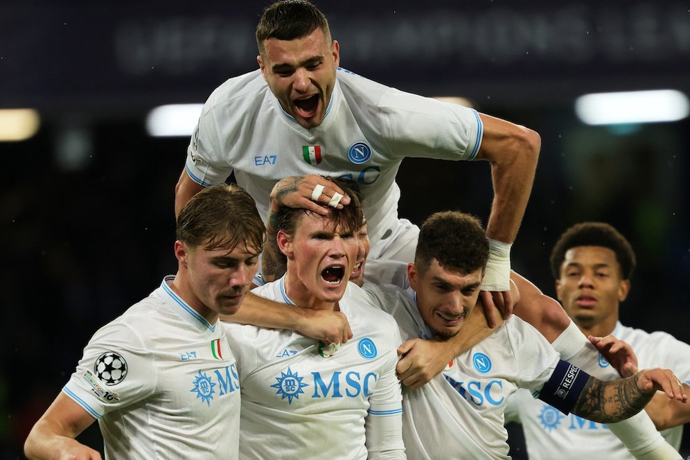 Napoli 2-0 Qarabag: Magis McTominay!