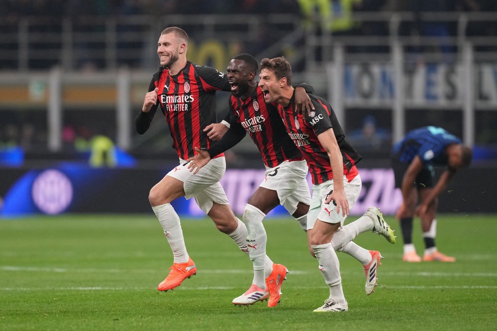 Paradoks AC Milan: Garang Lawan Inter, Mengapa Sering Loyo Lawan Tim Kecil? Paradoks AC Milan: Garang Lawan Inter, Mengapa Sering Loyo Lawan Tim Kecil?
