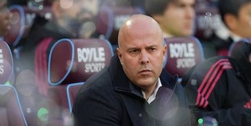 Arne Slot Buka-bukaan Soal Alasannya Memarkir Salah di Laga West Ham vs Liverpool