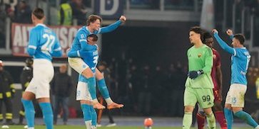 Hasil Roma vs Napoli: Gol David Neres Bawa Partenopei Samai Poin Milan di Puncak Klasemen Hasil Roma vs Napoli: Gol David Neres Bawa Partenopei Samai Poin Milan di Puncak Klasemen