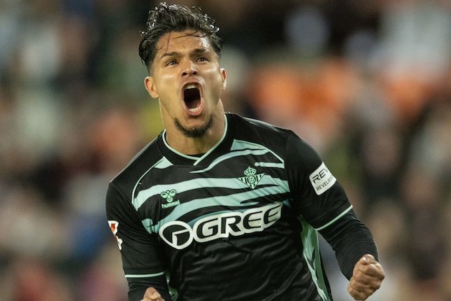 Striker Baru dan Berbahaya Striker Baru dan Berbahaya