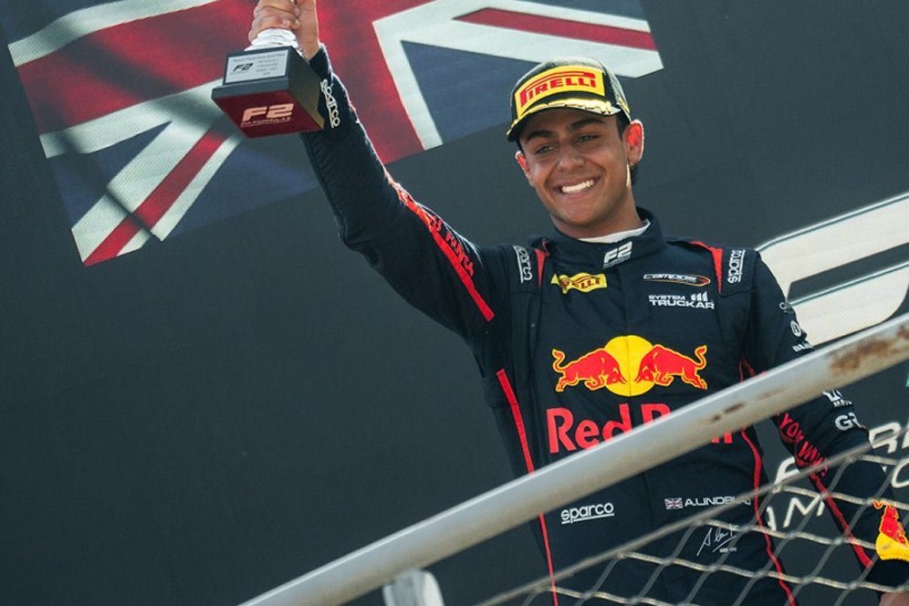 Arvid Lindblad Bisa Sikat Rekor Elite Max Verstappen dalam 2 Balapan Perdananya di Formula 1 2026