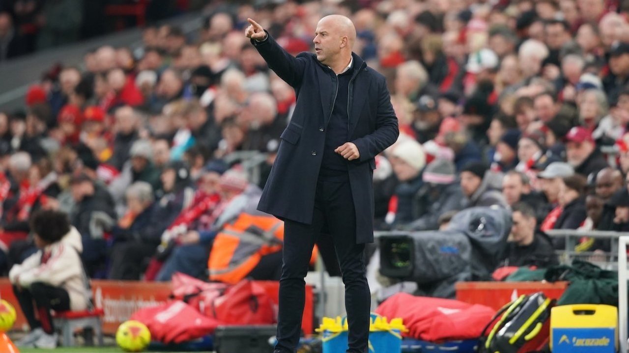 Arne Slot Siap Temui Mohamed Salah: Akankan Baikan dan Siap Bawa Liverpool Bangkit? Arne Slot Siap Temui Mohamed Salah: Akankan Baikan dan Siap Bawa Liverpool Bangkit?