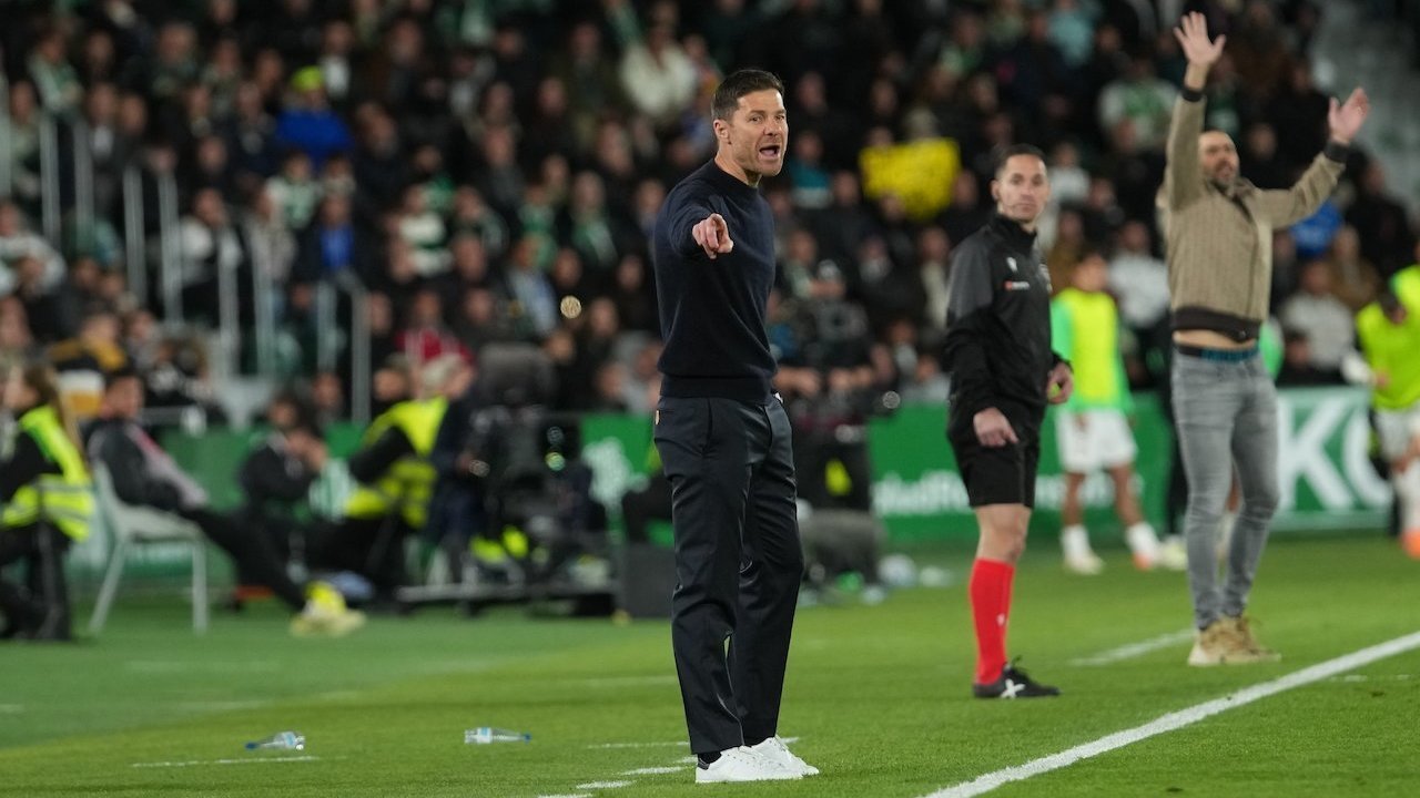 Arne Slot Kesulitan dan Xabi Alonso Kurang Cocok di Real Madrid, Mungkinkah Latih Liverpool?! Arne Slot Kesulitan dan Xabi Alonso Kurang Cocok di Real Madrid, Mungkinkah Latih Liverpool?!