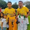 Laku Rp100 Juta! Ramdani Lestaluhu Rela Lepas Jersey Debut Timnas demi Korban Bencana Sumatra