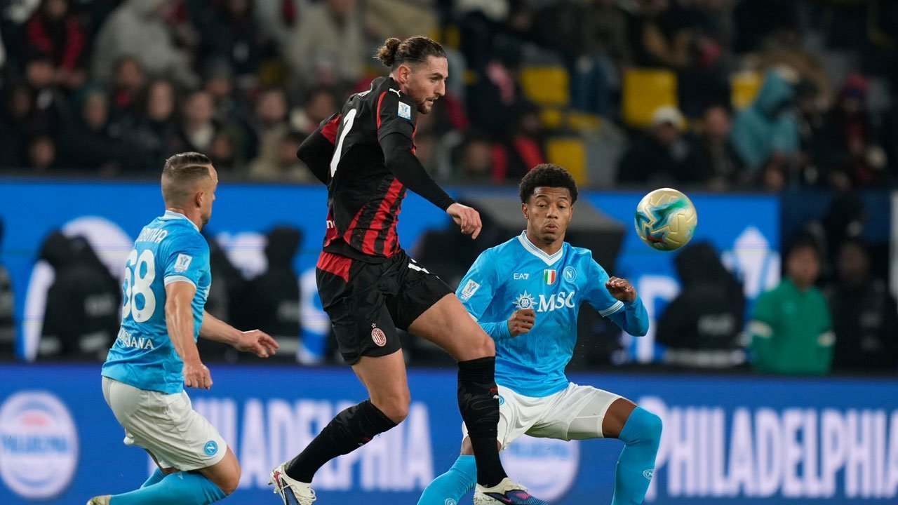 Rabiot Bongkar Penyebab Milan Tumbang dari Napoli: Bukan Leao, Bukan Gimenez Rabiot Bongkar Penyebab Milan Tumbang dari Napoli: Bukan Leao, Bukan Gimenez