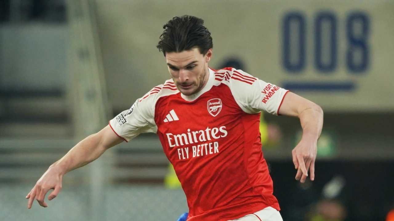 Hasil Premier League Tadi Malam: Liverpool Taklukkan Tottenham, Arsenal Kembali ke Puncak