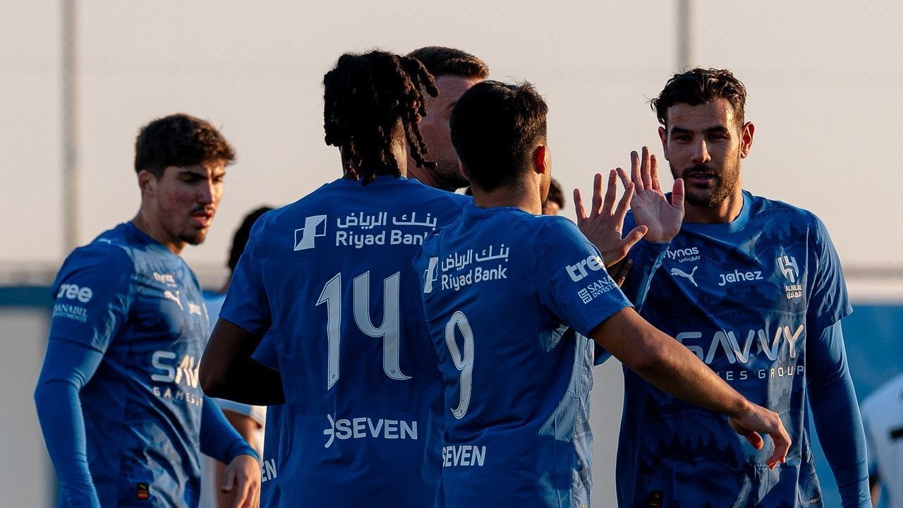 Gelandang Baru Manchester United Bakal Diimpor dari Arab Saudi? Gelandang Baru Manchester United Bakal Diimpor dari Arab Saudi?