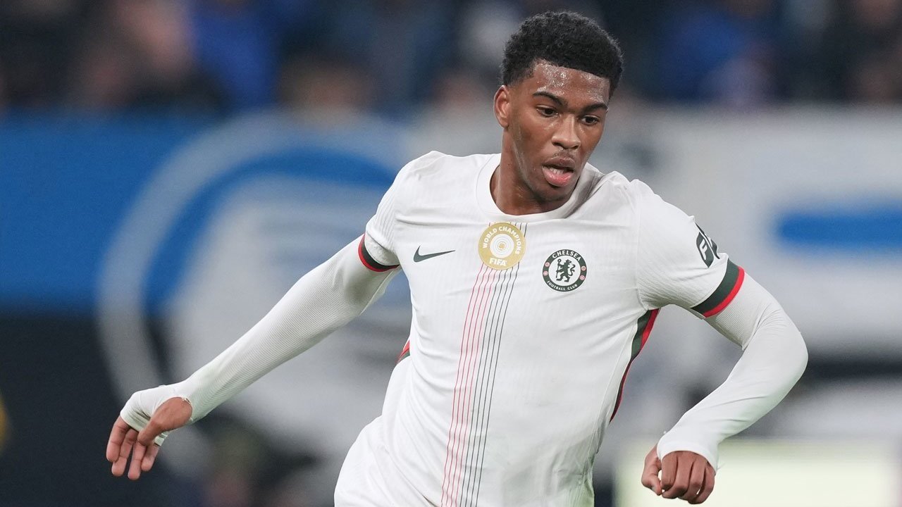 Bek Chelsea Diminati Bayern Munchen dan Manchester City