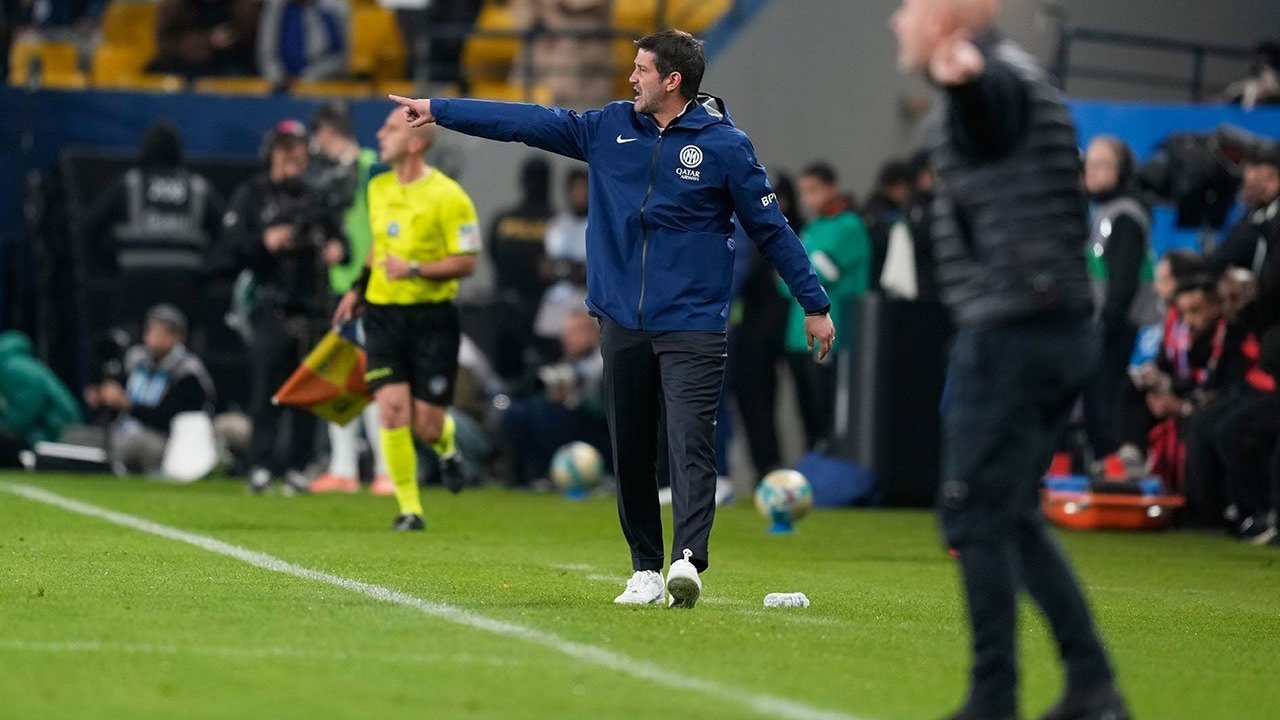 Inter Milan Pulang Kampung! Chivu Tolak Cari Kambing Hitam Usai Drama Penalti Lawan Bologna