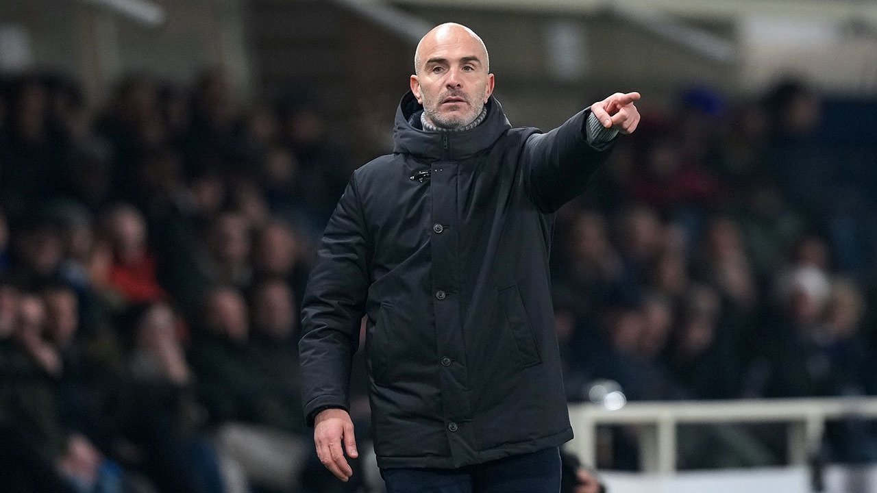 Ruang Ganti Chelsea Memanas! Enzo Maresca Tabuh Genderang Perang, Tolak Tarik Ucapan Soal Minim Dukungan Ruang Ganti Chelsea Memanas! Enzo Maresca Tabuh Genderang Perang, Tolak Tarik Ucapan Soal Minim Dukungan