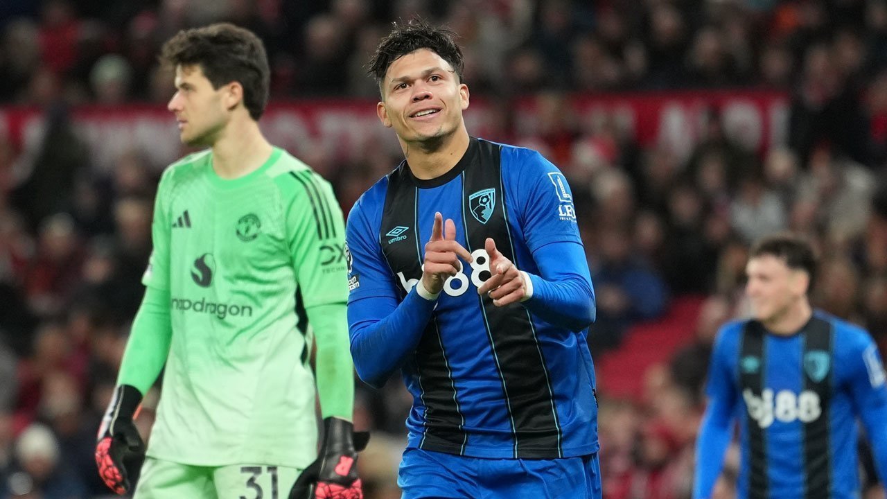 Ditahan Imbang Bournemouth, Lini Pertahanan MU Memang Bikin Geregetan! Ditahan Imbang Bournemouth, Lini Pertahanan MU Memang Bikin Geregetan!