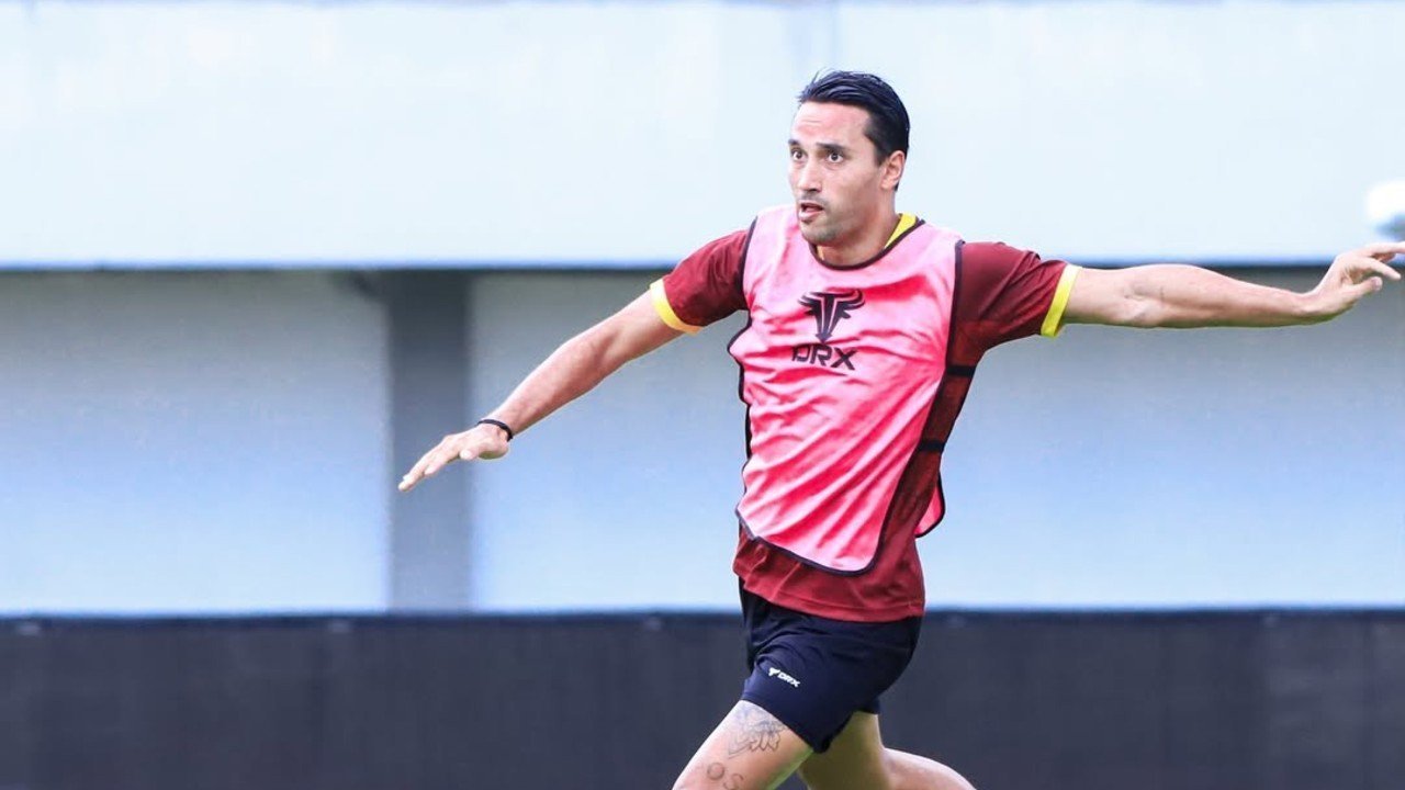 BRI Super League: Ezra Walian, Sang Mantan yang Siap Teror Persib di Kediri
