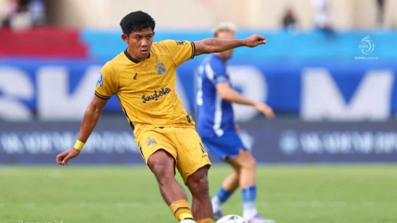 Firza Andika Sambut Laga Emosional Kontra Persija Jakarta Firza Andika Sambut Laga Emosional Kontra Persija Jakarta