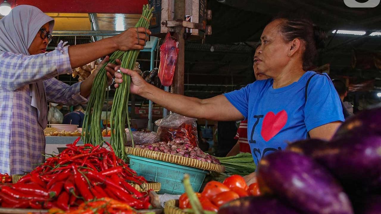 Fenomena Jelang Nataru: Ketika Harga Cabai Rawit Merah Nyaris Menyamai Daging Sapi Fenomena Jelang Nataru: Ketika Harga Cabai Rawit Merah Nyaris Menyamai Daging Sapi