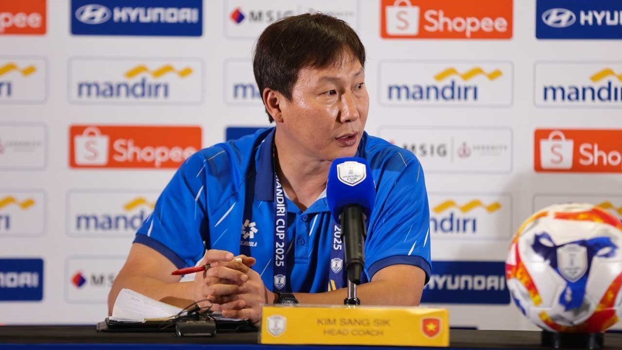 Masterclass Kim Sang-sik: Pelatih Korea yang Bawa Vietnam jadi Raja di ASEAN, 3 Gelar Hanya Dalam 1,5 Tahun! Masterclass Kim Sang-sik: Pelatih Korea yang Bawa Vietnam jadi Raja di ASEAN, 3 Gelar Hanya Dalam 1,5 Tahun!