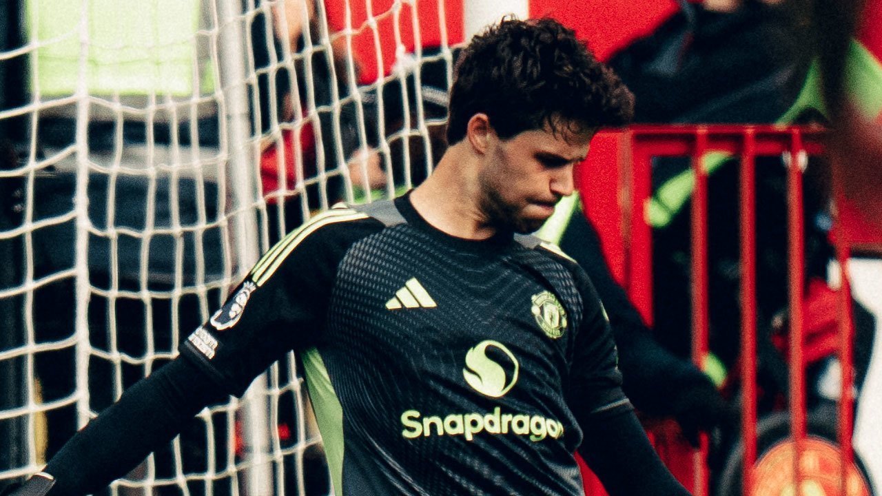 Bersama Senne Lammens, MU Diklaim Bakal Kembali Bergelimang Trofi Juara Bersama Senne Lammens, MU Diklaim Bakal Kembali Bergelimang Trofi Juara