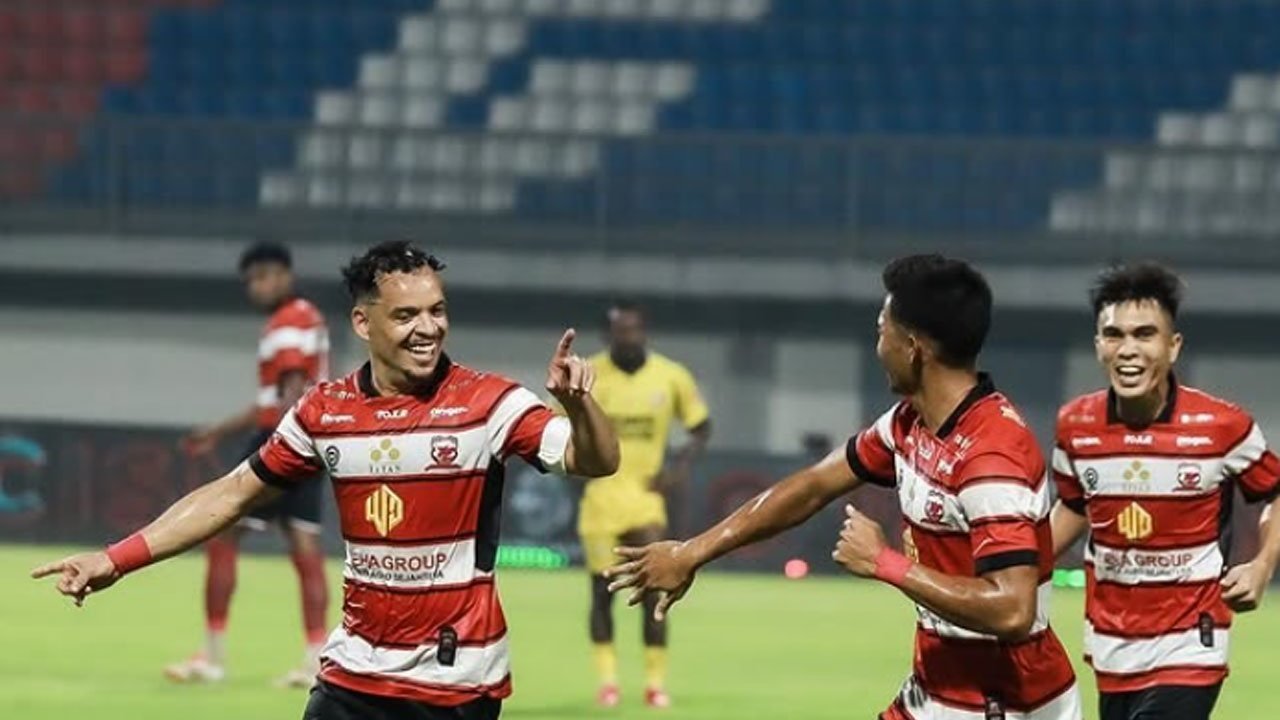 Hasil Madura United vs Semen Padang: Pesta Gol, Laskar Sape Kerrab Jauhi Zona Degradasi BRI Super League