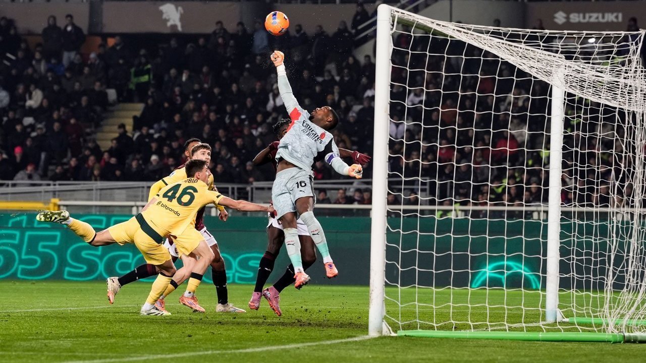 Masa Depan Mike Maignan Menggantung, AC Milan Diam-Diam Siapkan Dua Jalan Keluar: Nama Alisson Masuk Daftar Incaran Masa Depan Mike Maignan Menggantung, AC Milan Diam-Diam Siapkan Dua Jalan Keluar: Nama Alisson Masuk Daftar Incaran