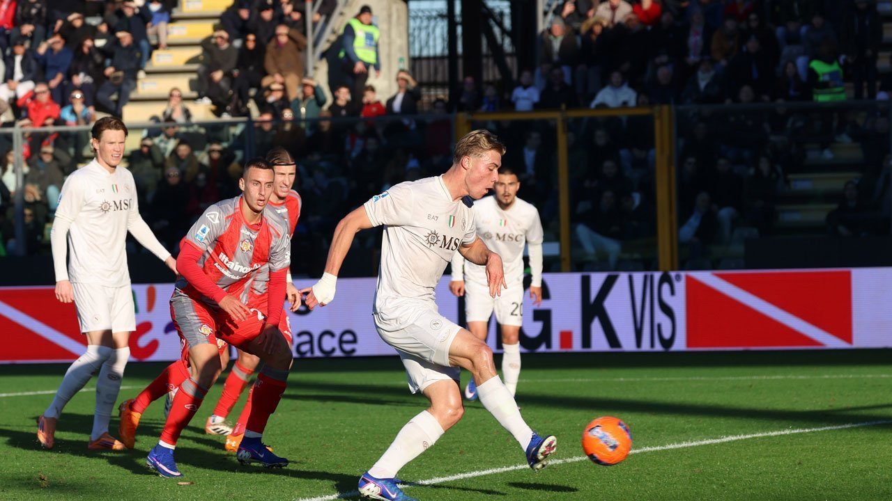 Dua Kali Jebol Gawang Emil Audero di Laga Cremonese vs Napoli, Rasmus Hojlund Lampaui Catatan Golnya di Man United
