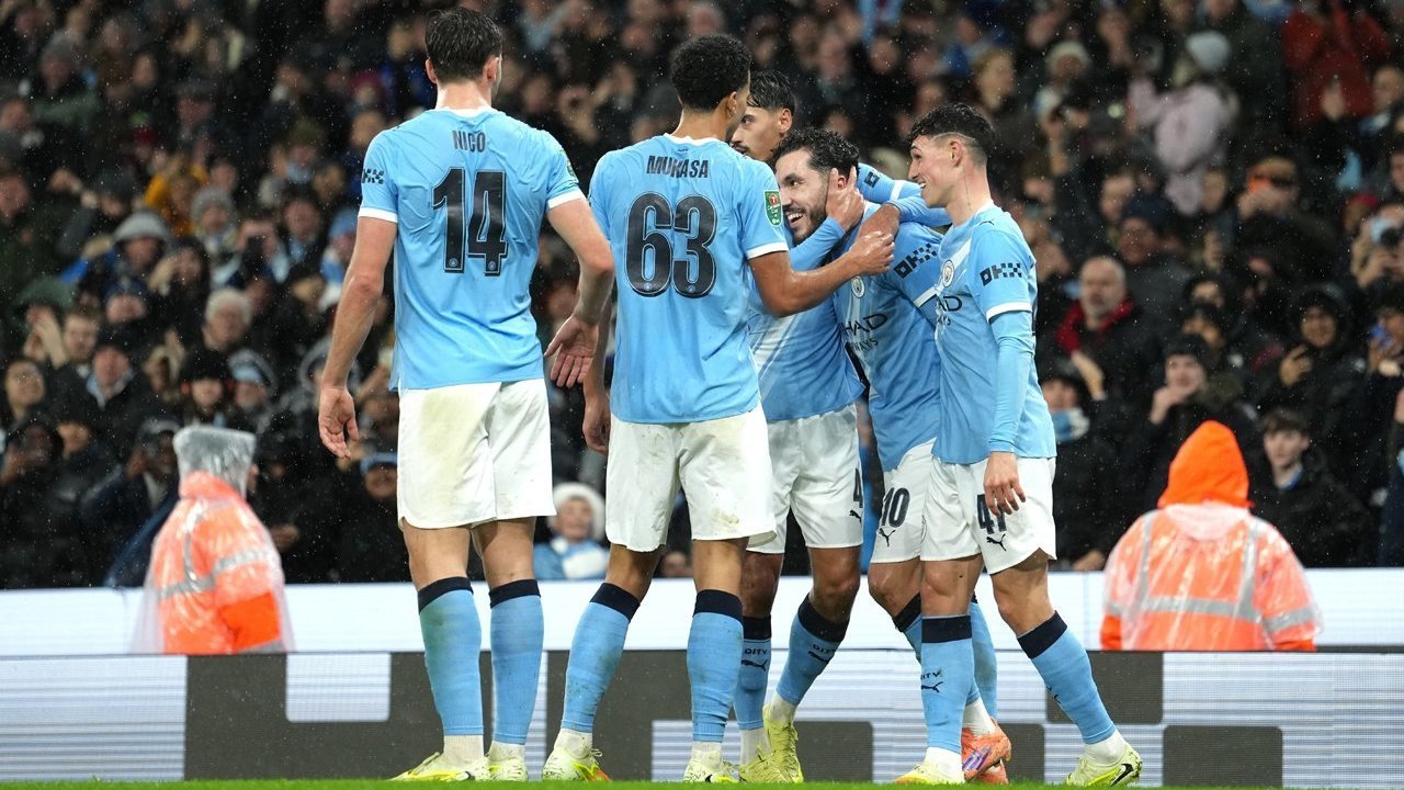 Pelatih yang Tuntut Kesempurnaan: Guardiola Tegur 2 Pemain City Meski Menang Pelatih yang Tuntut Kesempurnaan: Guardiola Tegur 2 Pemain City Meski Menang