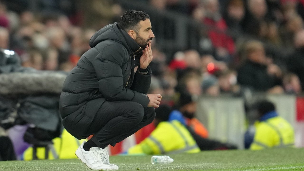 400 Hari Ruben Amorim di MU: Performa Belum Konsisten, Baru 8 Kali Nirbobol, Lini Belakang Bobrok? 400 Hari Ruben Amorim di MU: Performa Belum Konsisten, Baru 8 Kali Nirbobol, Lini Belakang Bobrok?