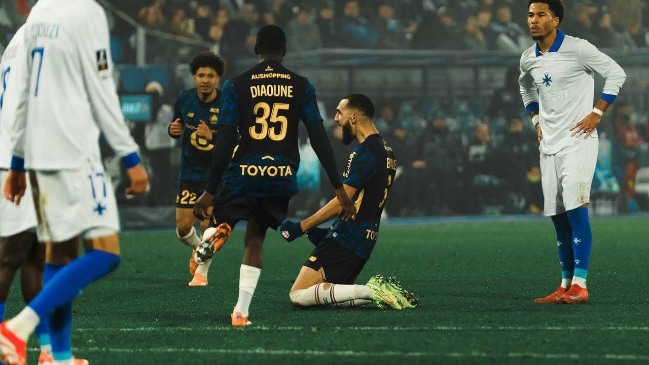 Hasil Auxerre vs LOSC: Diwarnai Absennya Calvin Verdonk dan Dua Kartu Merah, Lille Raih Kemenangan Gila! Hasil Auxerre vs LOSC: Diwarnai Absennya Calvin Verdonk dan Dua Kartu Merah, Lille Raih Kemenangan Gila!