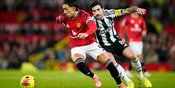 Man Utd vs Newcastle: Lisandro Martinez Beruntung Lolos Hukuman Penalti