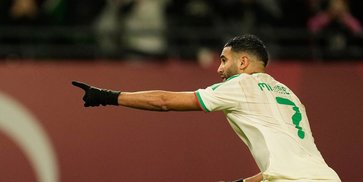 Piala Afrika/AFCON: Riyad Mahrez Bawa Aljazair Lolos 16 Besar