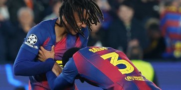 Strategi Parkir Bus Eintracht Frankfurt Sukses Buat Barcelona Frustrasi