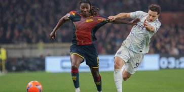 Inter Milan Pertimbangkan Mantan Pemain Arsenal untuk Tutupi Absennya Denzel Dumfries