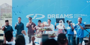Dreams Football Pitch, Terwujudnya Mimpi Dendi Santoso dan Dalmiansyah Matutu Punya Lapangan Sepak Bola Dreams Football Pitch, Terwujudnya Mimpi Dendi Santoso dan Dalmiansyah Matutu Punya Lapangan Sepak Bola