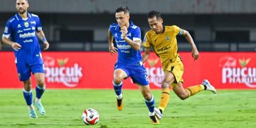 Eliano Reijnders Tunjukkan Peran Vital sebagai Pemain Serba Bisa Persib