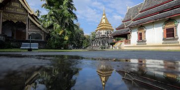 Galeri Foto: Berkunjung ke Kuil Tertua di Chiang Mai, Suasananya Tenang Banget