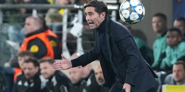 Marcelino Ngamuk! Villarreal Dicurangi Wasit, Sebut Laga Lawan Barcelona Dirusak Kartu Merah?
