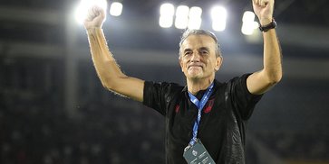 Jelang Dewa United vs Persis Solo di BRI Super League: Debut Kedua Milomir Seslija di Tengah Krisis