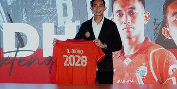 Malam Penentuan Tiba: Rizky Ridho Menanti Nasibnya di FIFA Puskas Award 2025 Malam Penentuan Tiba: Rizky Ridho Menanti Nasibnya di FIFA Puskas Award 2025