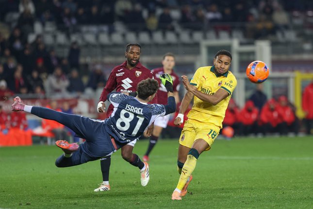 Milan Tanpa Leao, Beban Beralih Milan Tanpa Leao, Beban Beralih