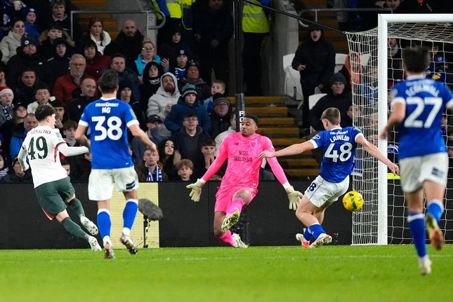 Kesalahan Fatal Cardiff, Garnacho Manfaatkan Peluang