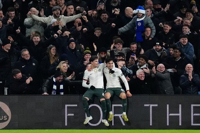 Pedro Neto Jadi Penentu, Garnacho Tutup Laga