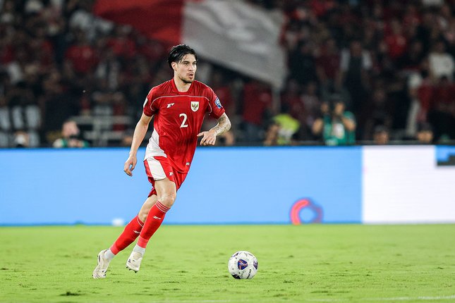 Bek Timnas Indonesia, Kevin Diks saat beraksi melawan Bahrain di Kualifikasi Piala Dunia 2026 zona Asia. (c) Bola.net/Bagaskara Lazuardi