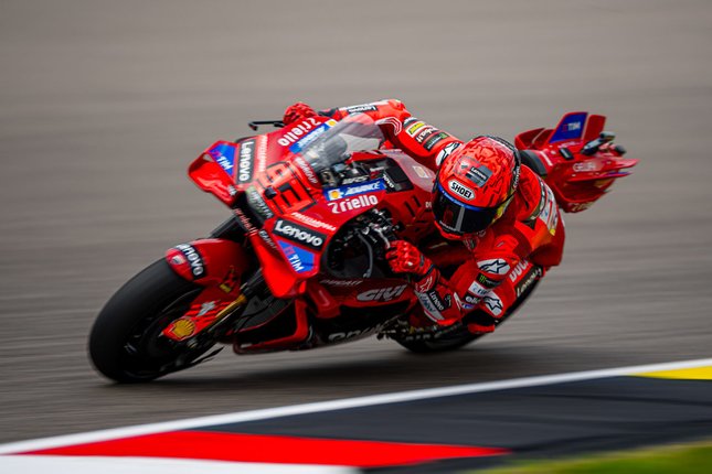 Kesuksesan Pembalap Juga Ditentukan Timnya