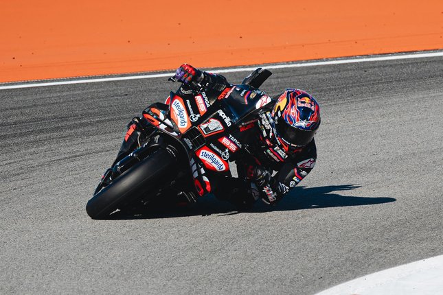 Masih Terbiasa dengan Cara Naik Ducati