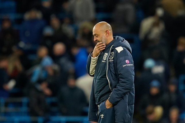 Nuno Espirito Santo di Ujung Tanduk