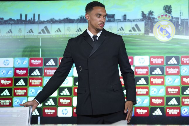 Alexander-Arnold Sempat Berselisih soal Pergantian Pemain