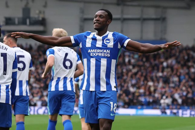 MU Sebaiknya Beli Striker Baru Selebrasi Danny Welbeck usai mencetak gol untuk Brighton (c) Brighton Official