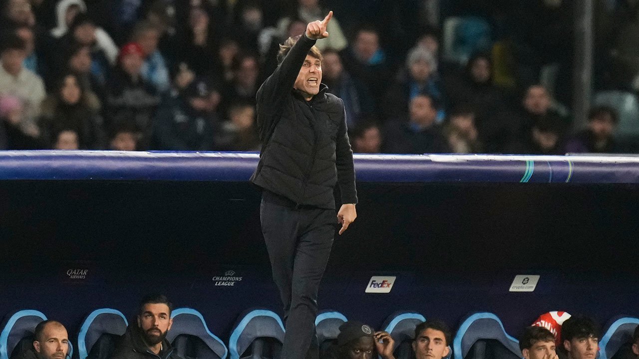 Nasib Napoli dan Conte Usai Tersingkir dari Liga Champions: Boncos 10 Juta Euro dan Ultimatum Datang! Nasib Napoli dan Conte Usai Tersingkir dari Liga Champions: Boncos 10 Juta Euro dan Ultimatum Datang!