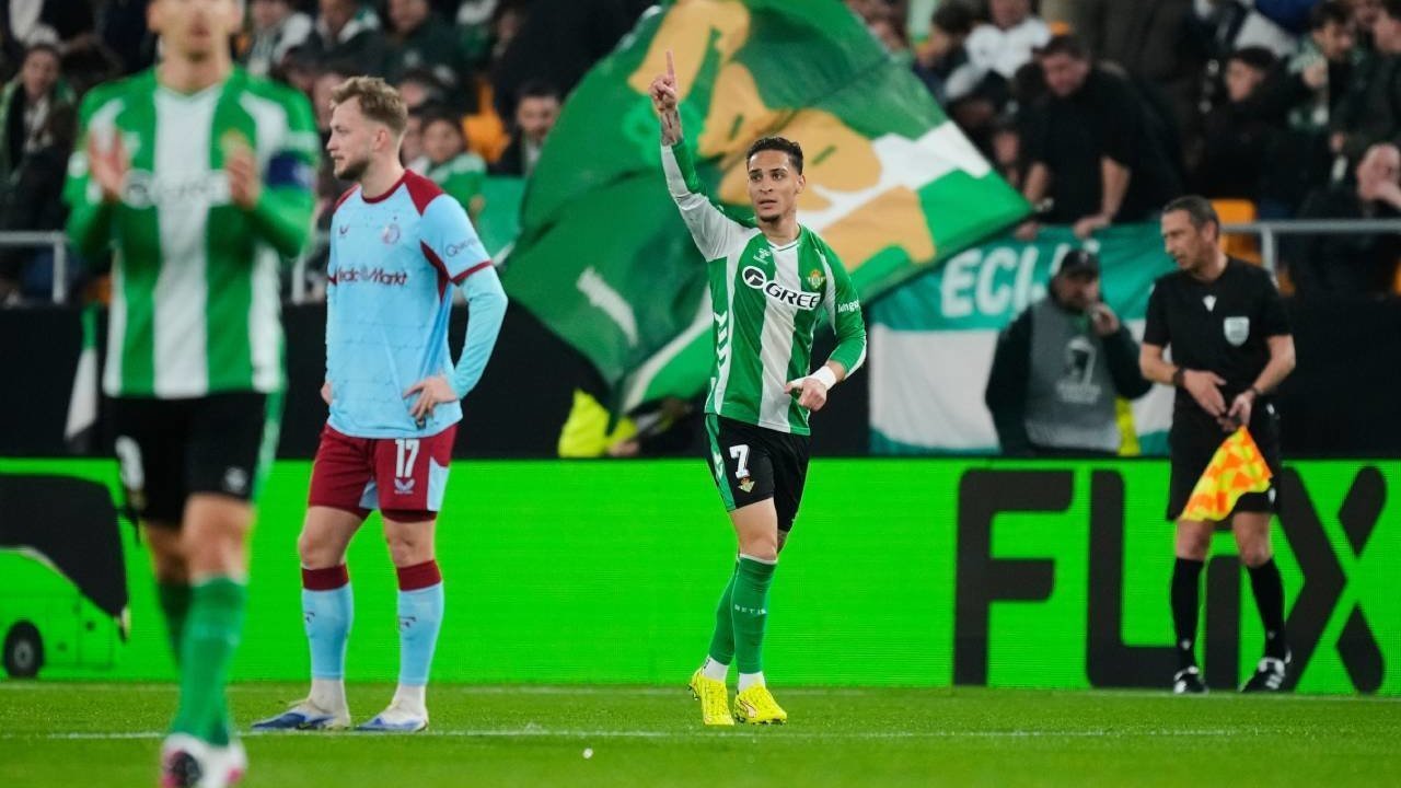 Kisah Antony, Dari 'Badut' di MU, Jadi Juruselamat di Real Betis Kisah Antony, Dari 'Badut' di MU, Jadi Juruselamat di Real Betis